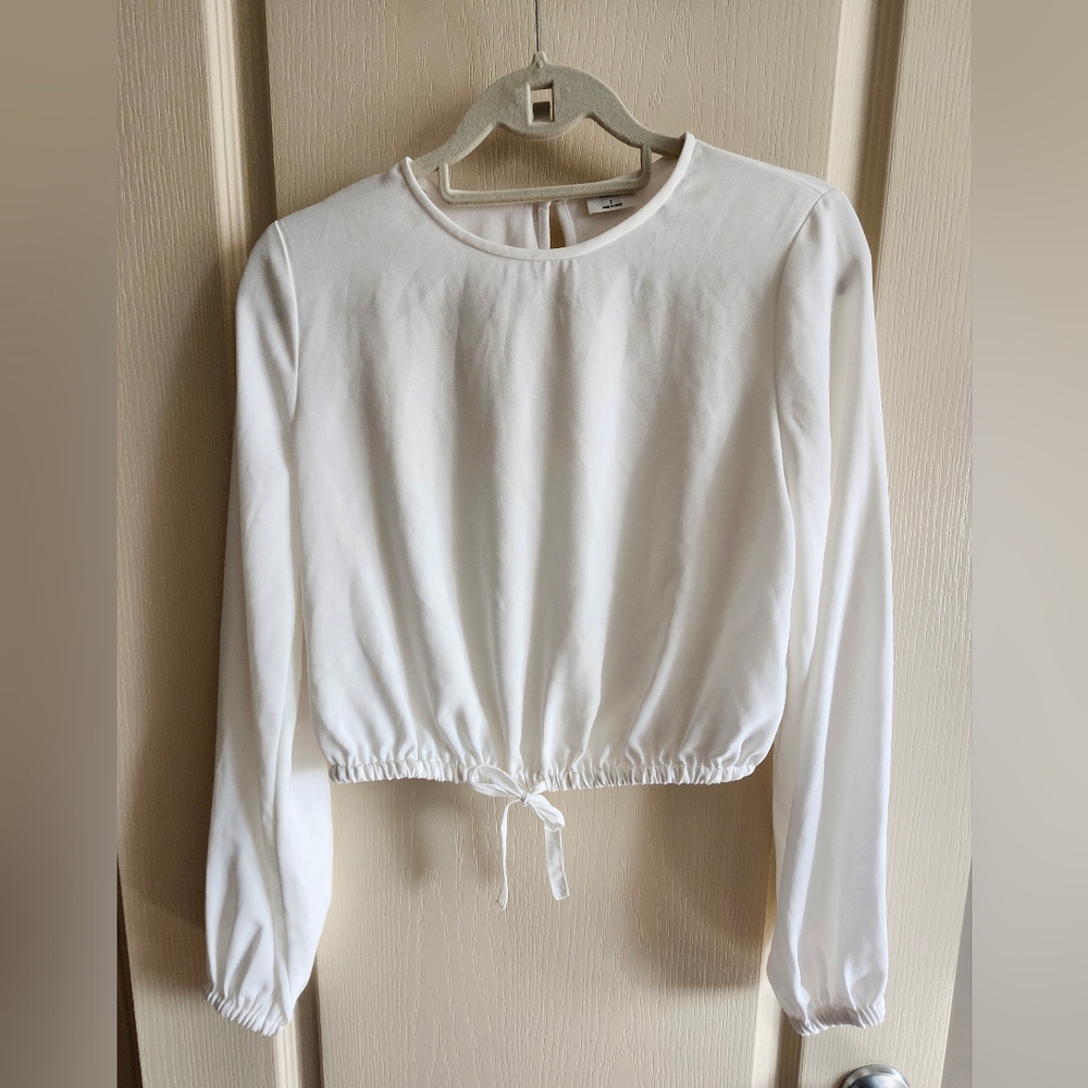Wilfred White Cropped Long-Sleeve Blouse